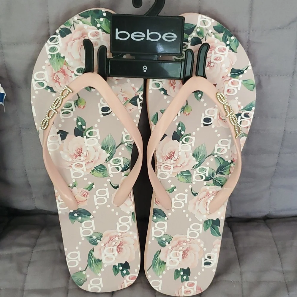 NWT Beach Ready Pink bebe Rhinestone Floral Flip Flops - Picture 3 of 10